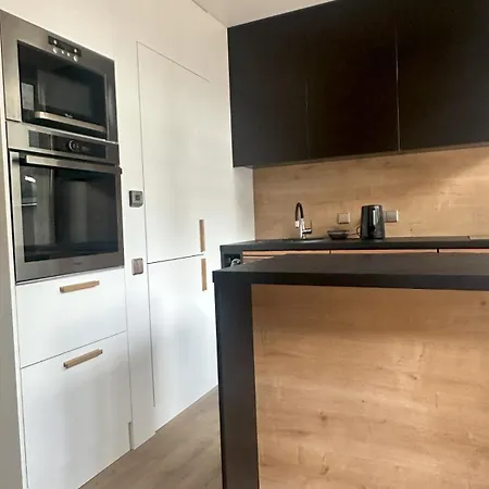 Stylish City-centre Retreat I Large Terrace Appartement